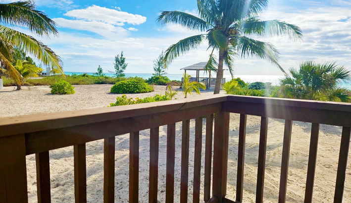 Grand Bahama Bonefishing At Sandy Beach Villas Bonefish Lodge | Living Accommodations