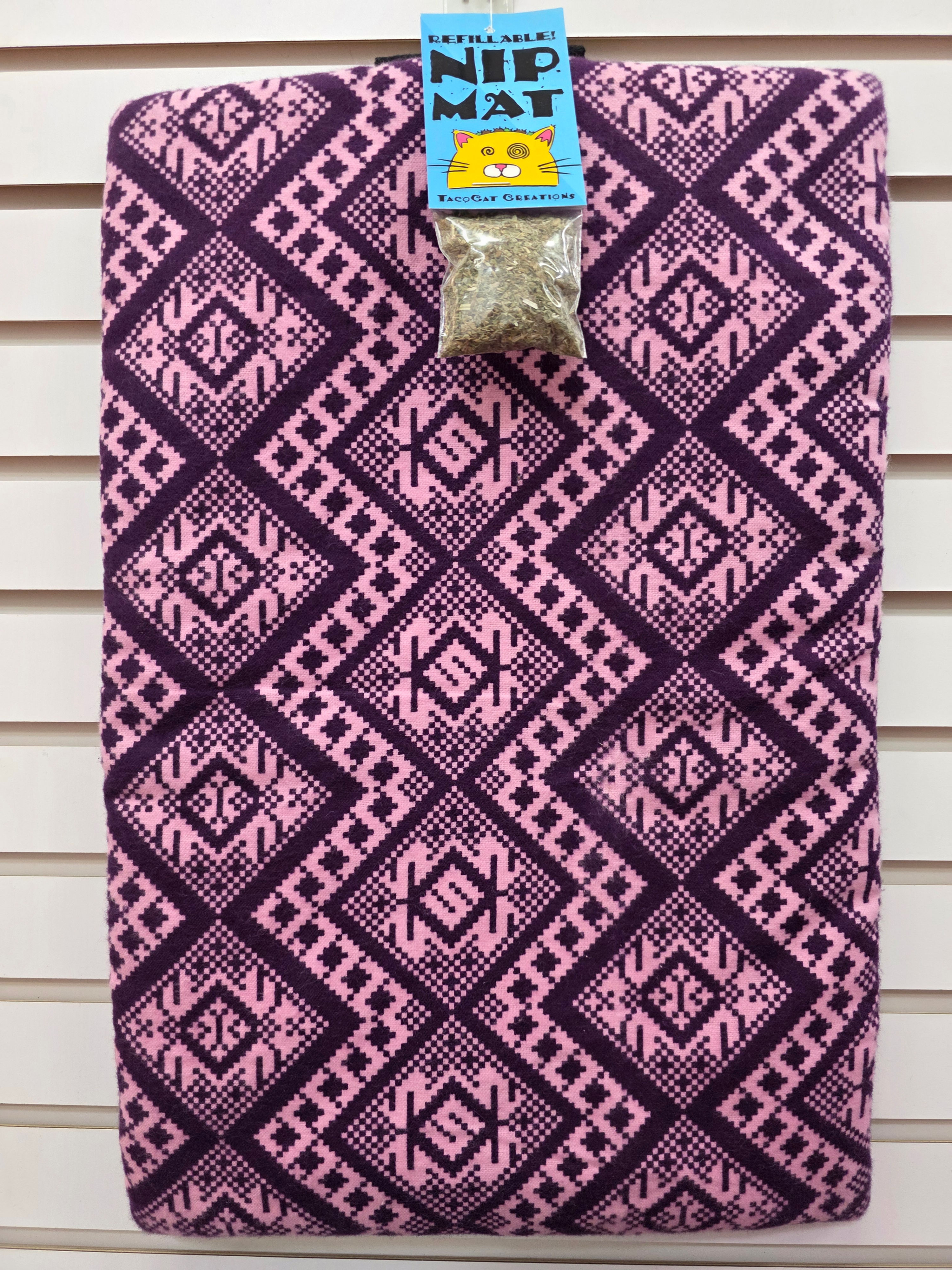 Geometric Flame Pattern Nipmats Refillable Cat Bed