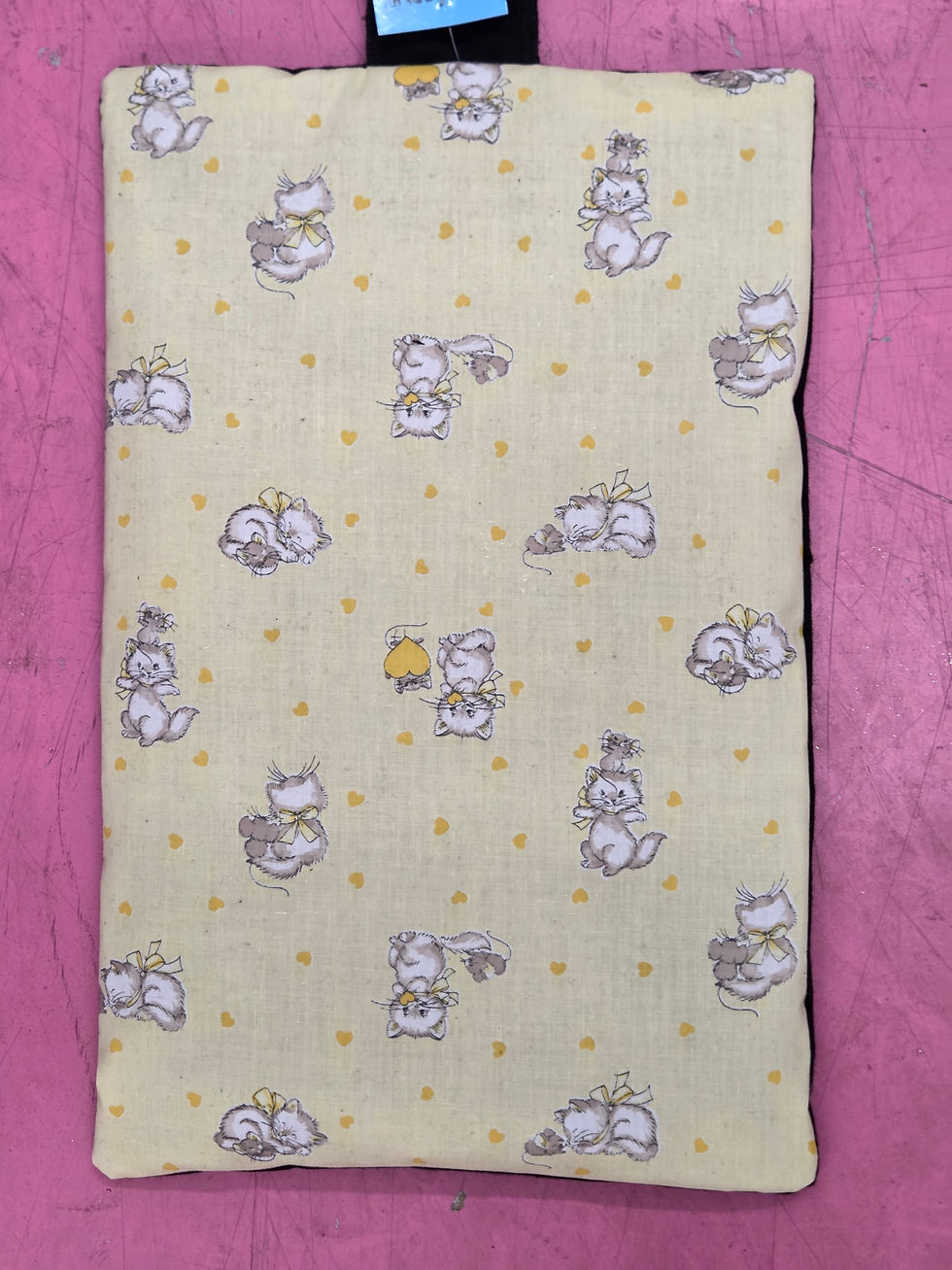 Thumbnail: Vintage Kitties on Yellow Krinkle Mats Refillable Cat Bed