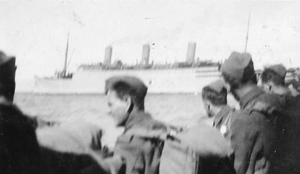 FMR, Fusiliers Mont-Royal, Dieppe, Empress of Australia, Nellie McGee, Nellie Mc Gee, Islande, Iceland, PeterHead, Écosse, Scotland