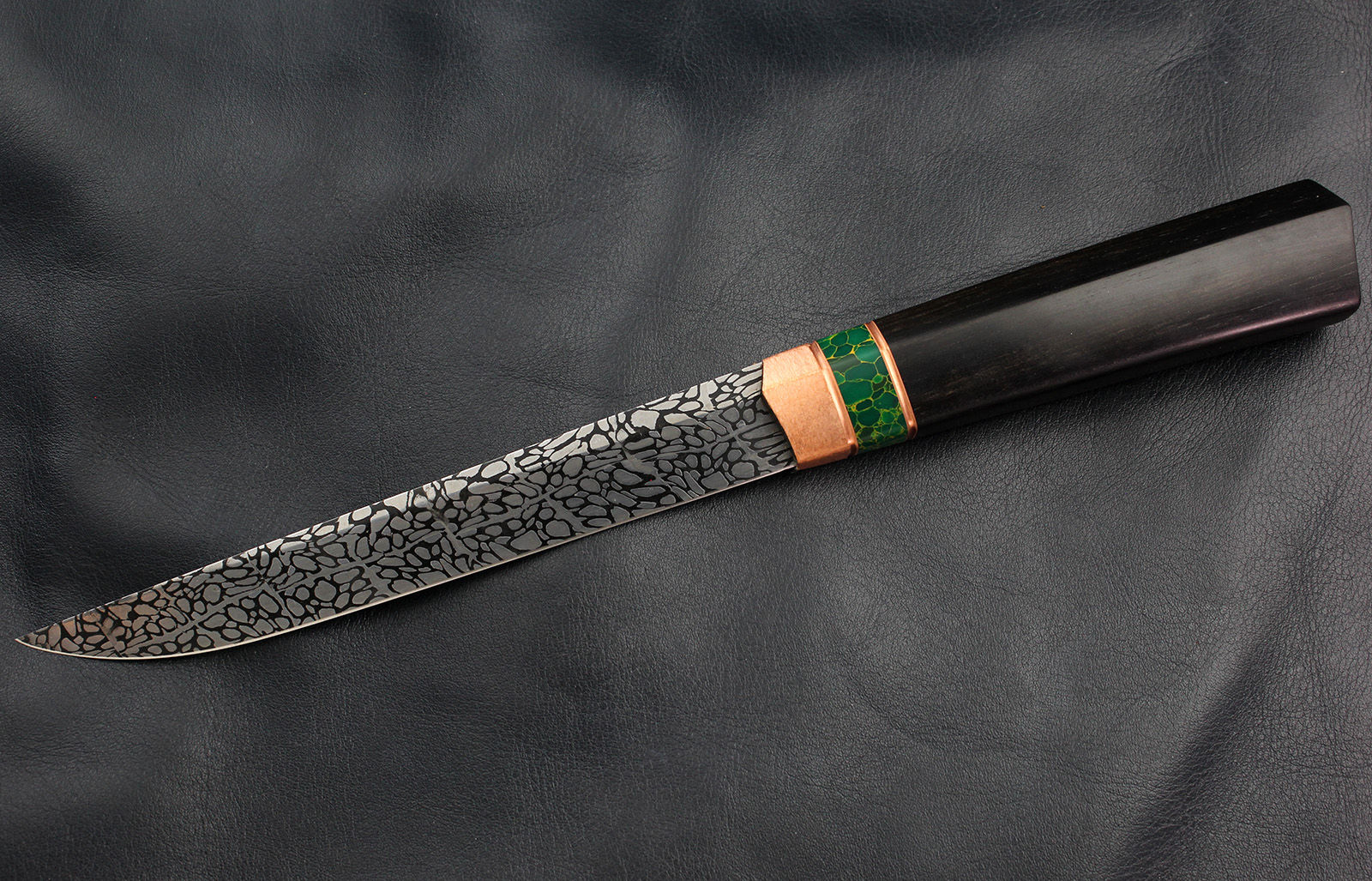 Jade Gingko prémium damaszk acél pengéjű kés,  ébenf, vörösréz, jáde markolattal