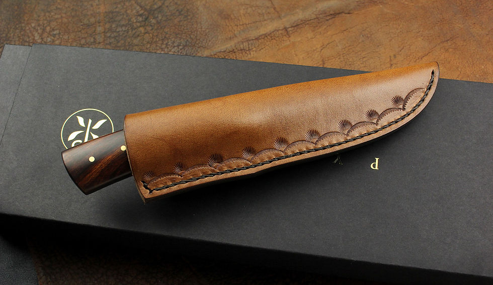 Indexkép: Damaszk acél pengéjű egyedi készítésű Pyraster kés vasfa markolattal