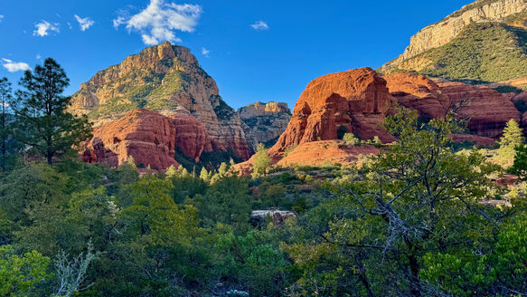 Mescal Mountain and surrounding red rock formations seen from Long Canyon Trail