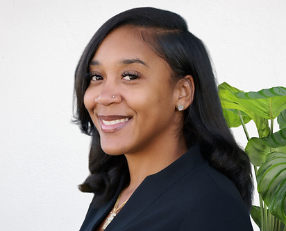 Simple Professional LinkedIn Profile Picture (1).png