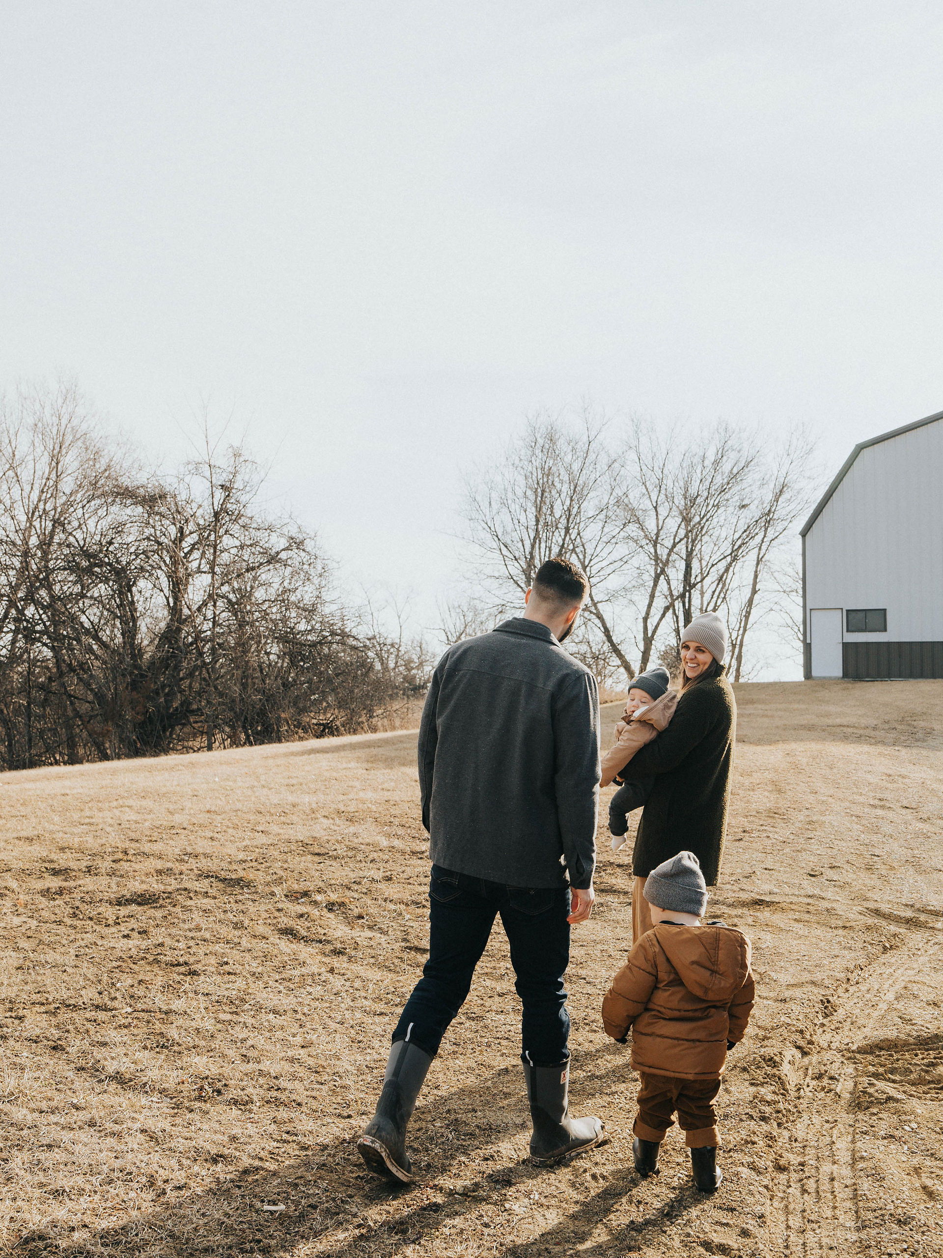 River Falls Wisconsin and twin cities Minneapolis minnesota Documentary Lifestyle family engagement newborn wedding senior photographer