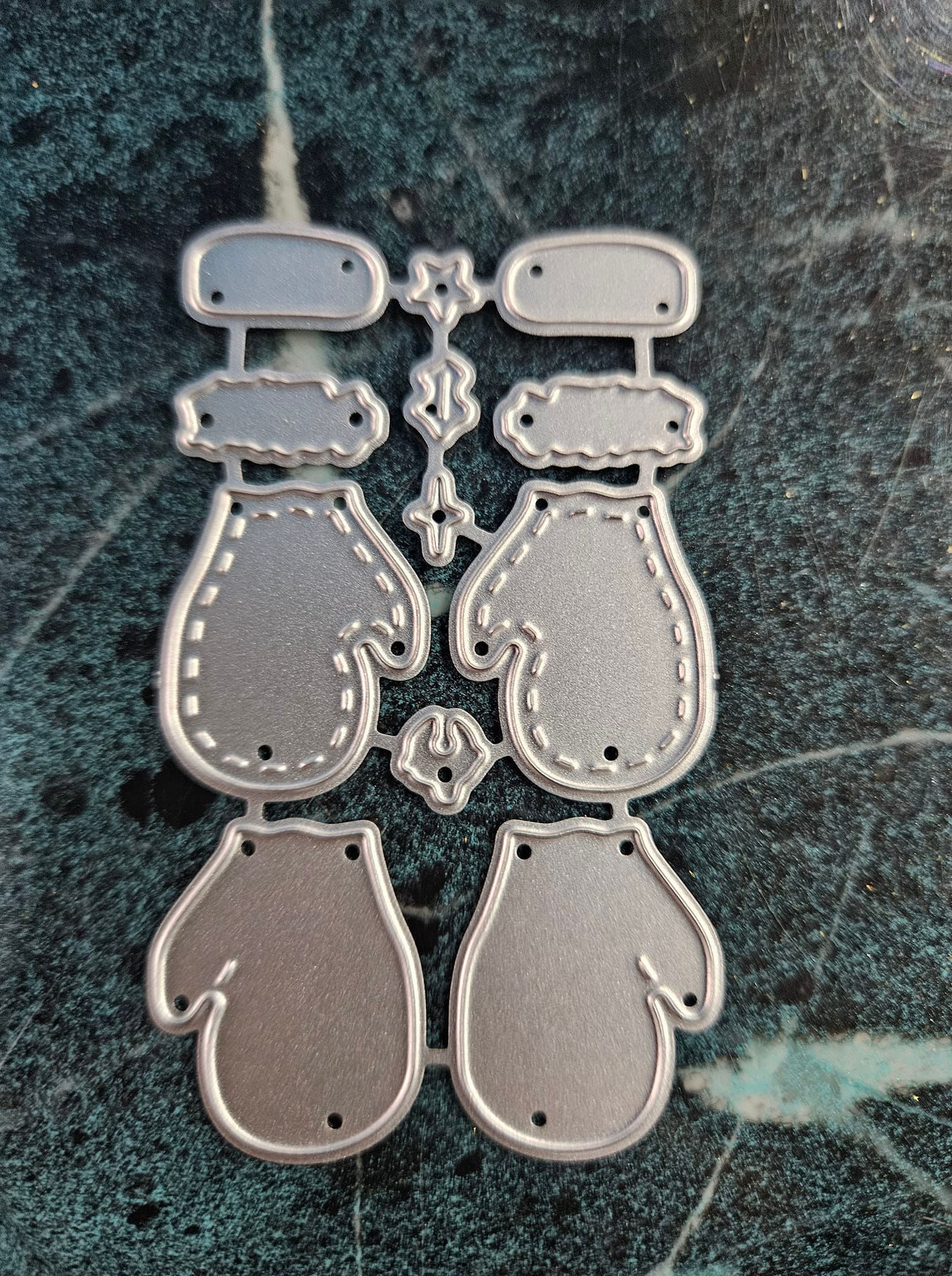Winter Mittens Metal Cutting Die