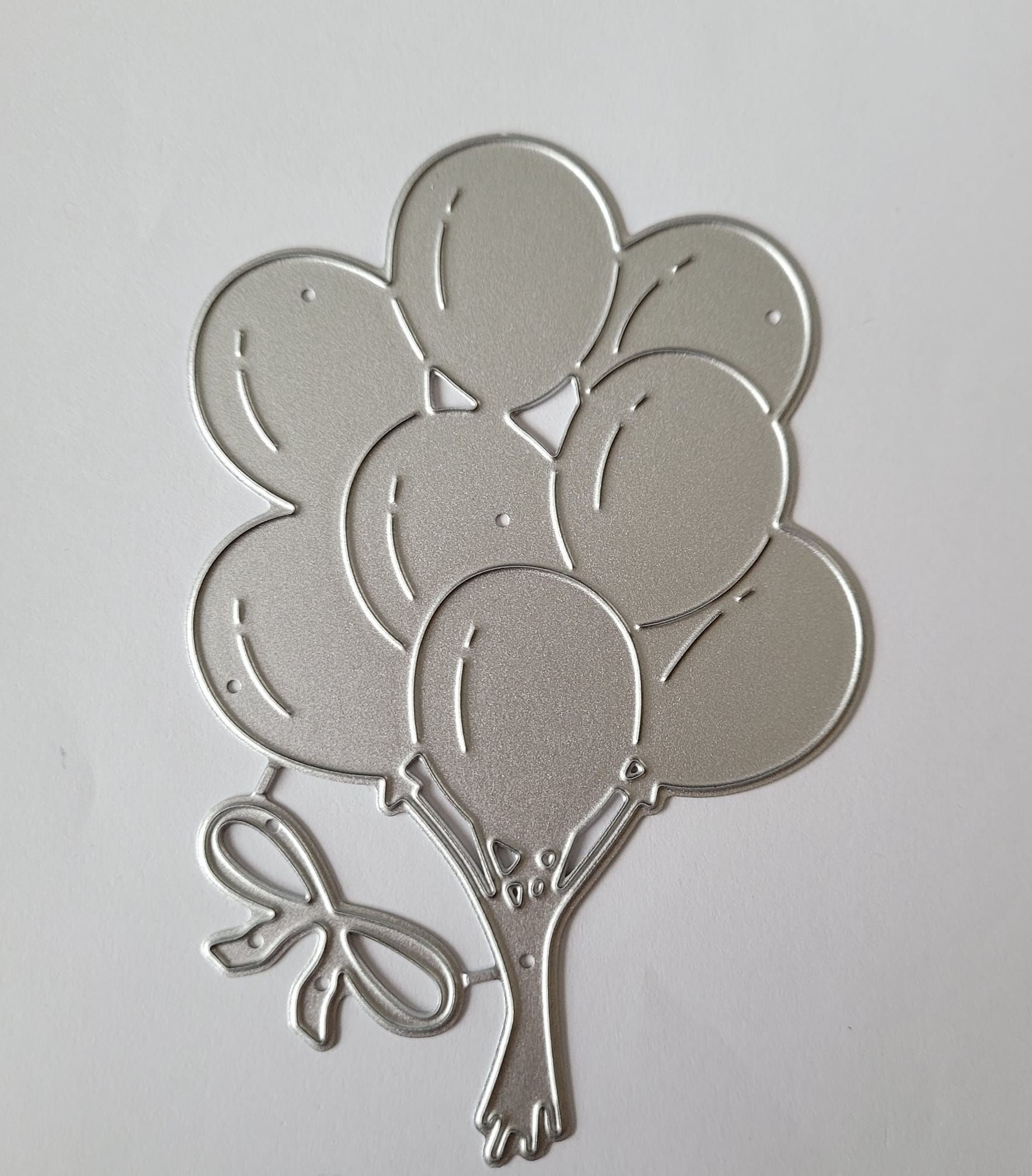 Round Balloon Bouquet with Bow Metal Cutting Die