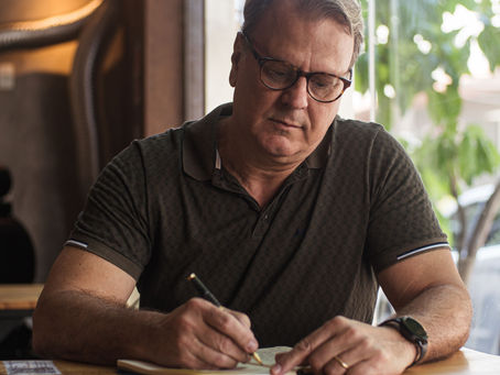 Como é o meu processo de pesquisa histórica para os livros transcendentais