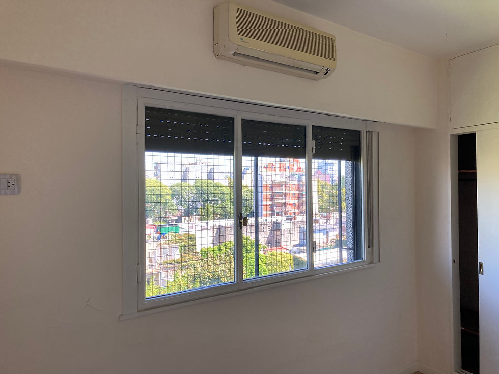 Miniatura: Alto al frente todo externo con balcon corrido