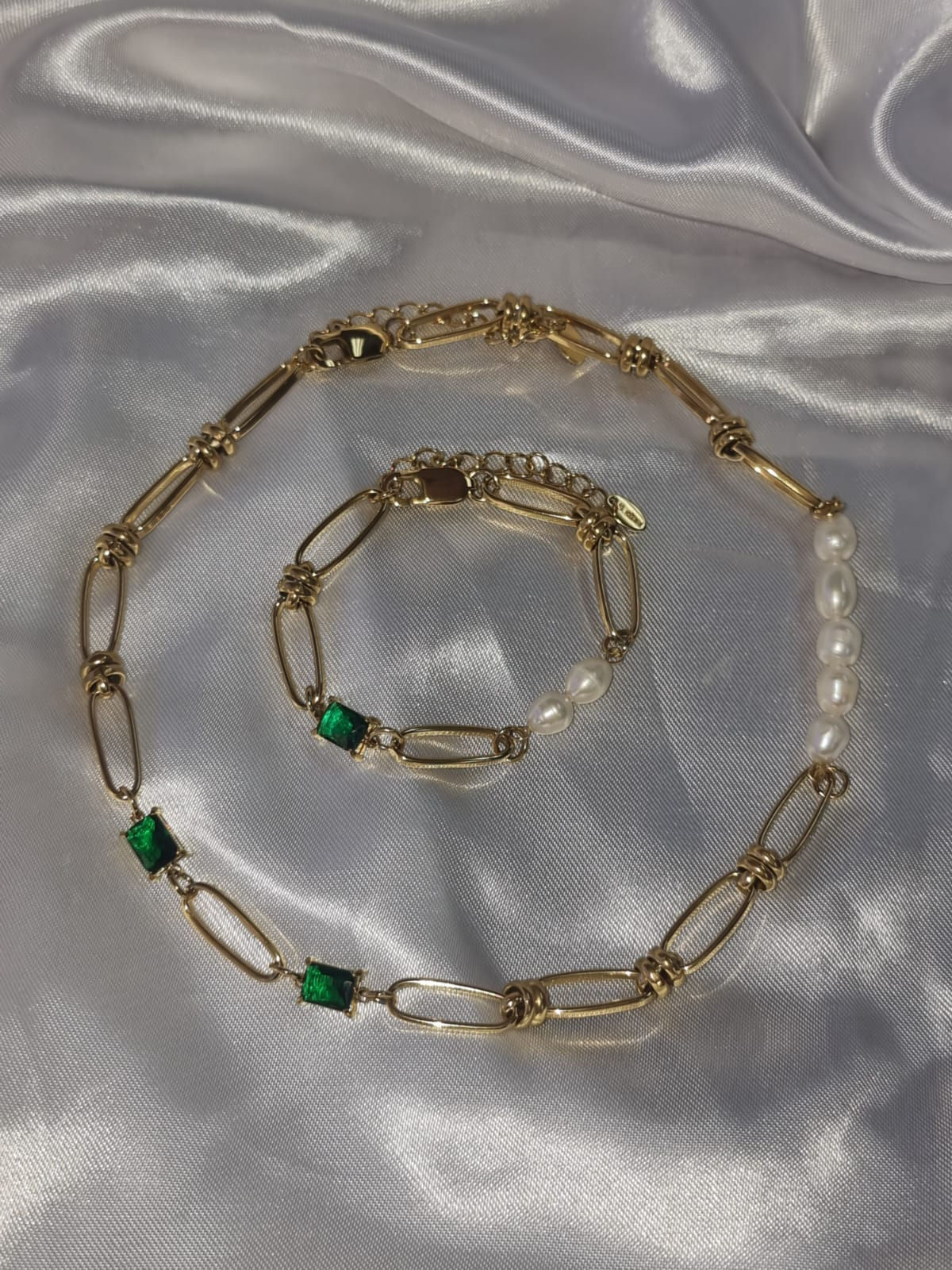 SET DE PULSERA Y COLLAR CON PERLAS Y CIRCON