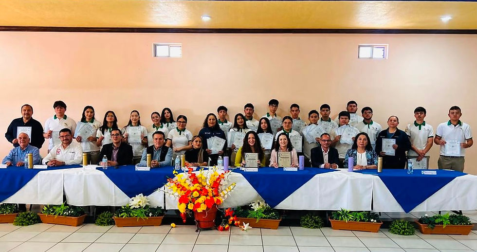 Fundación Poniente 2050 gradúa a la primera generación de jóvenes de “Poniente STEM”