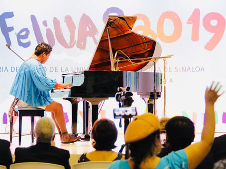 Pianista raramuri se presenta en la Feria del Libro en Sinaloa