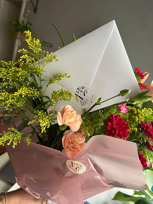 foto buque com cartào e carimbo.jpeg