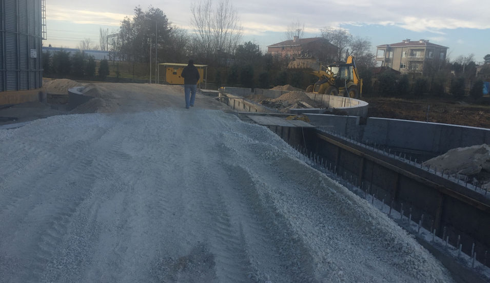 1nci 3bin ton 5 adet silo inşaatı42.JPG