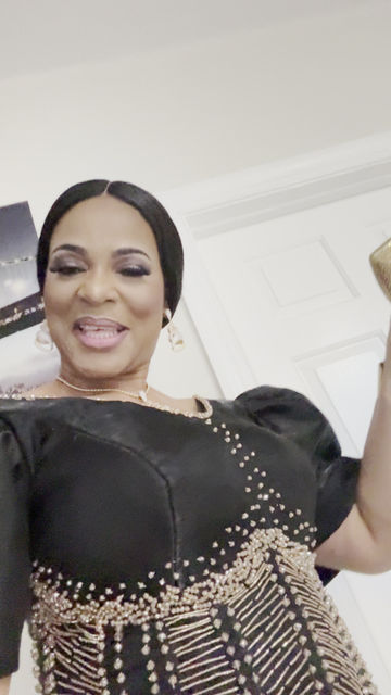 Thumbnail: Mary Mary African contour