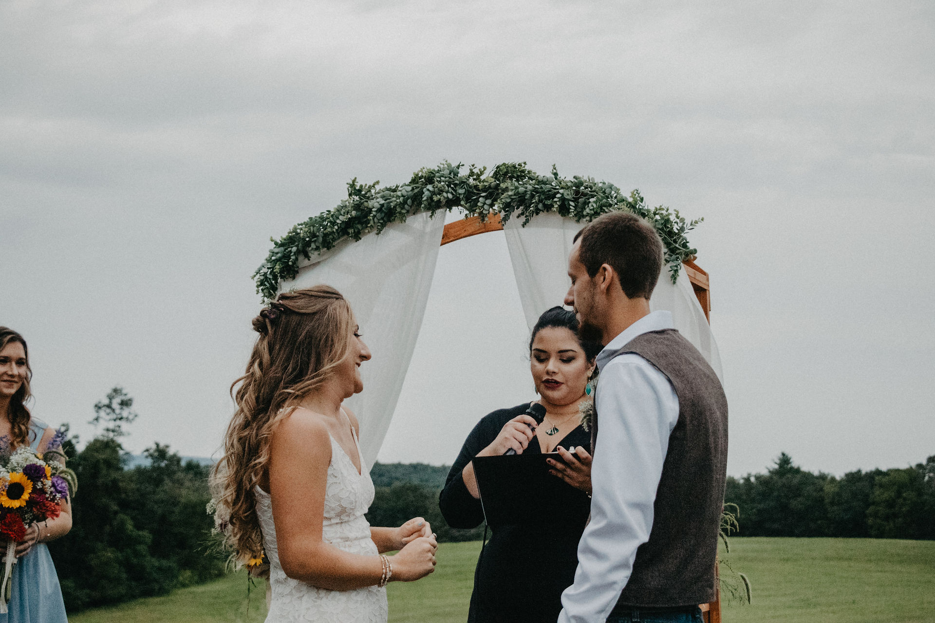 Rustic Outdoor Wedding in Central, PA with Boho style bride by Taylor Slusser Photography - York, PA based Wedding and Lifestyle Photographer