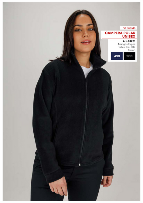 hermosa chica luciendo campera unisex de polar color negro