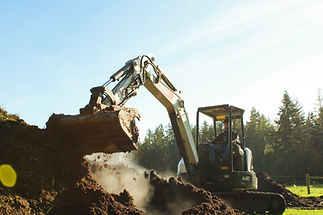 excavator morving dirt 4.jpg