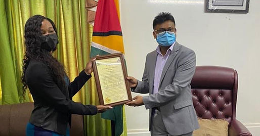 Nurse Patricia honored by City Hall 