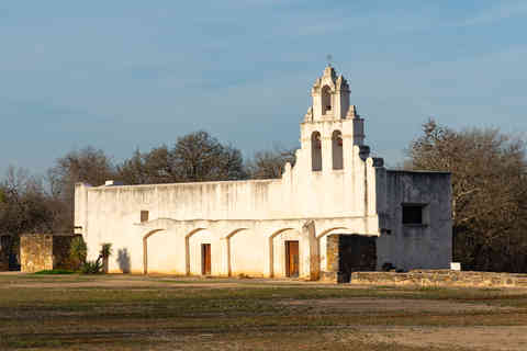 Exterior of the church at Mission San Juan, building completed in 1772, at the San Antonio Missions National Park in San Antonio, Texas, USA.