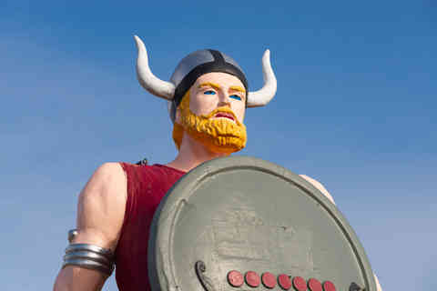 Nauvoo, Illinois - United States - December 30th, 2025: Roadside Carpet Viking giant "Eric" at the Nauvoo-Colusa High School in Nauvoo, Illinois, USA. *FOR EDITORIAL USE ONLY