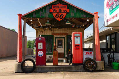 Exterior of Shea's Gas Station Museum on historic Route 66 in Springfield, Illinois, USA.