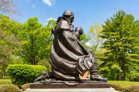 Valley Forge, Pennsylvania - United States - May 8th, 2026: The George Washington in Prayer Memorial Statue, by artist Donald DeLue, at the Freedoms Foundation at Valley Forge in Valley Forge, Pennsylvania, USA. *FOR EDITORIAL USE ONLY