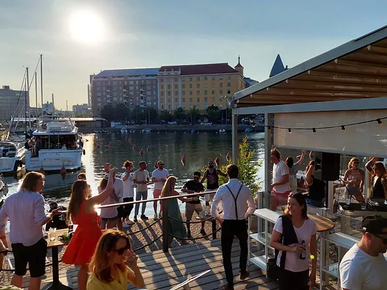 Hampton Bay Rantaravintola Ja Baari Helsinki