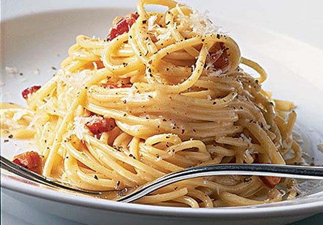 Pasta carbonara (Ing para 6 porciones)