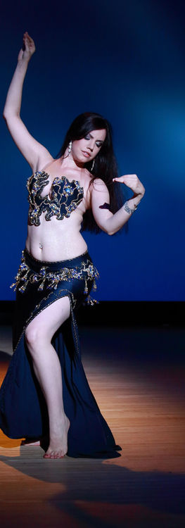 Belly dance student performance blue stage lighting Joy Dance Lab Eindhoven