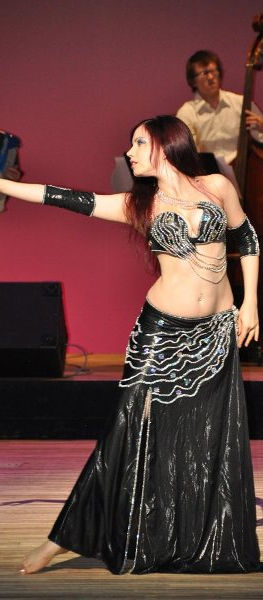 Belly dance performance with live band on stage Joy Dance Lab Eindhoven
