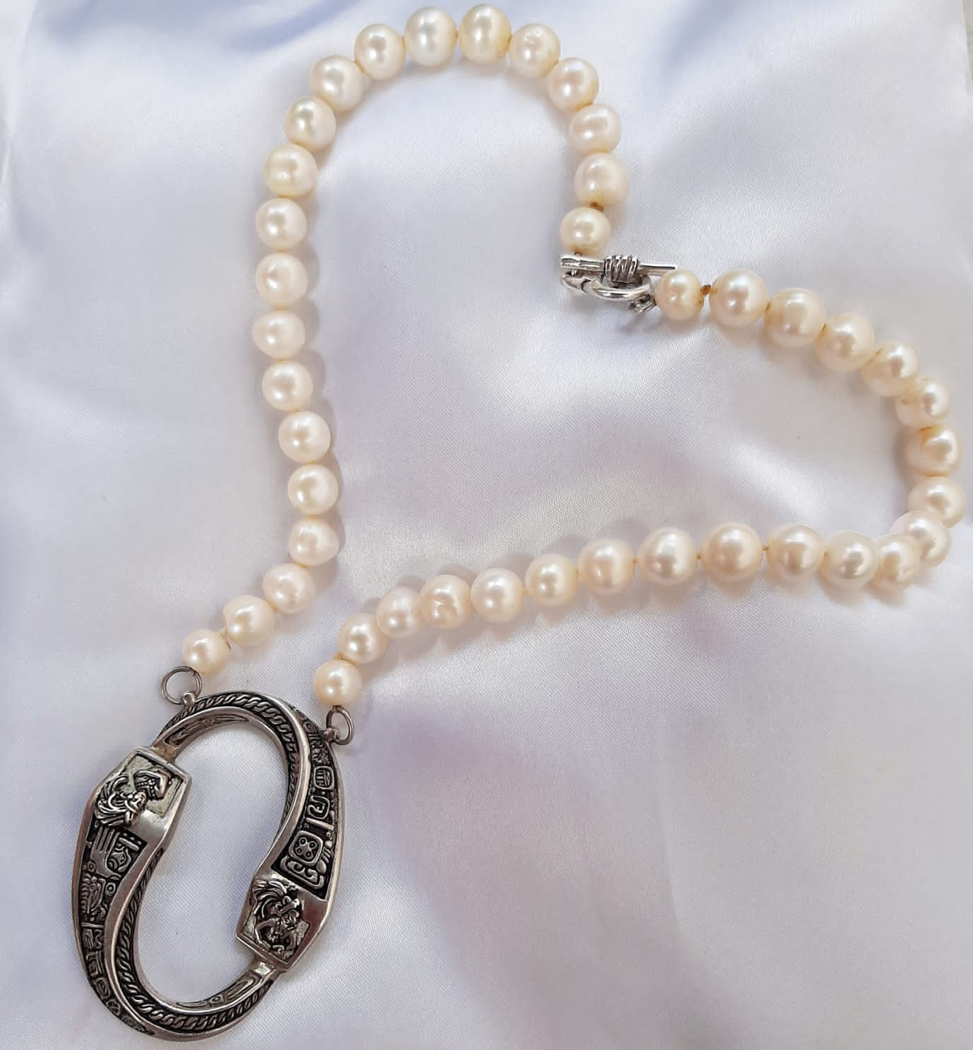 Collar de perlas + Dije Maya