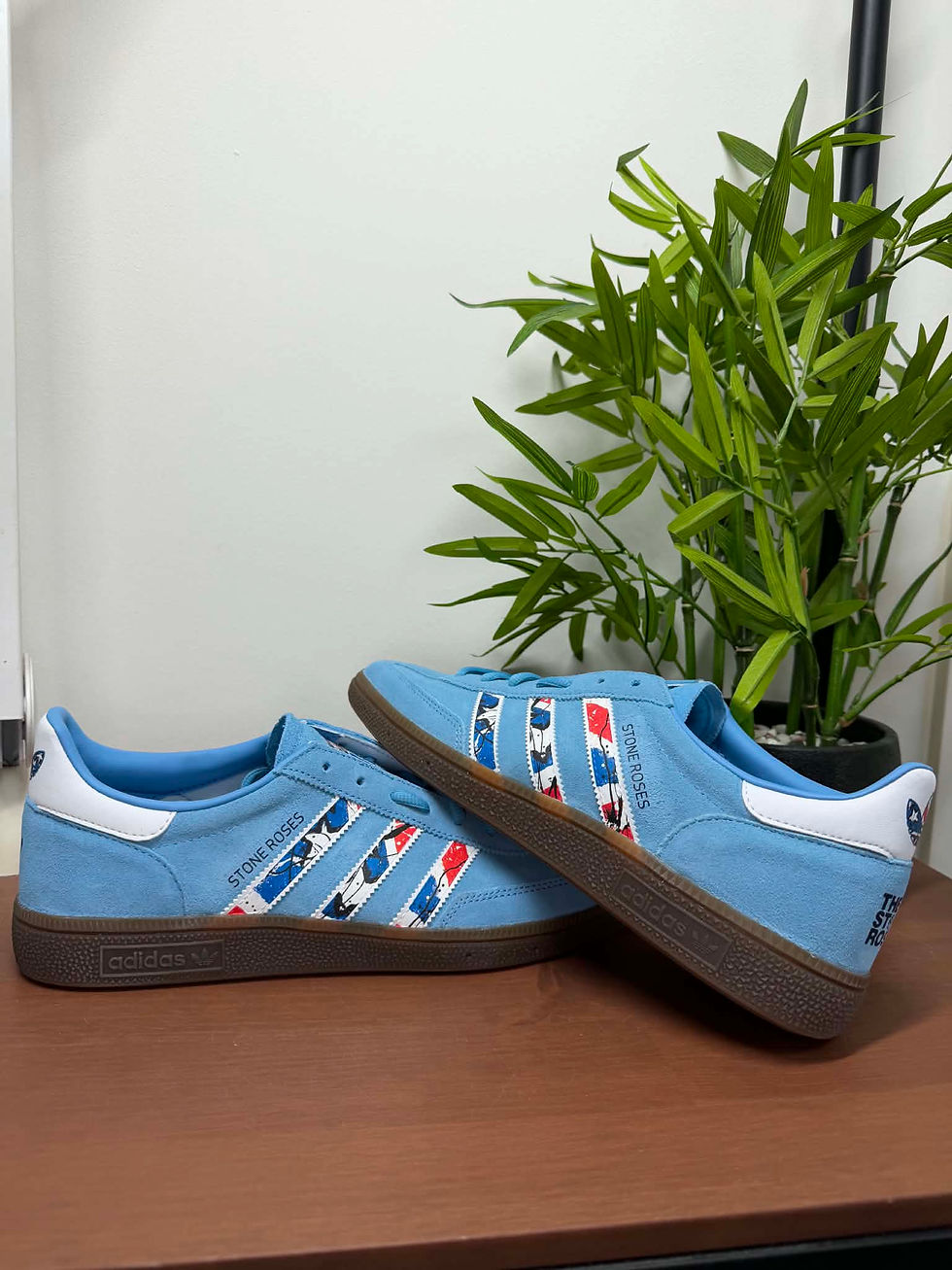 Miniatyrbilde: WATERFALL