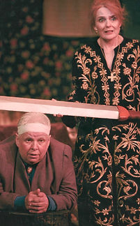 Joan Shepard and Katharine Houghton in Lettice and Lovage