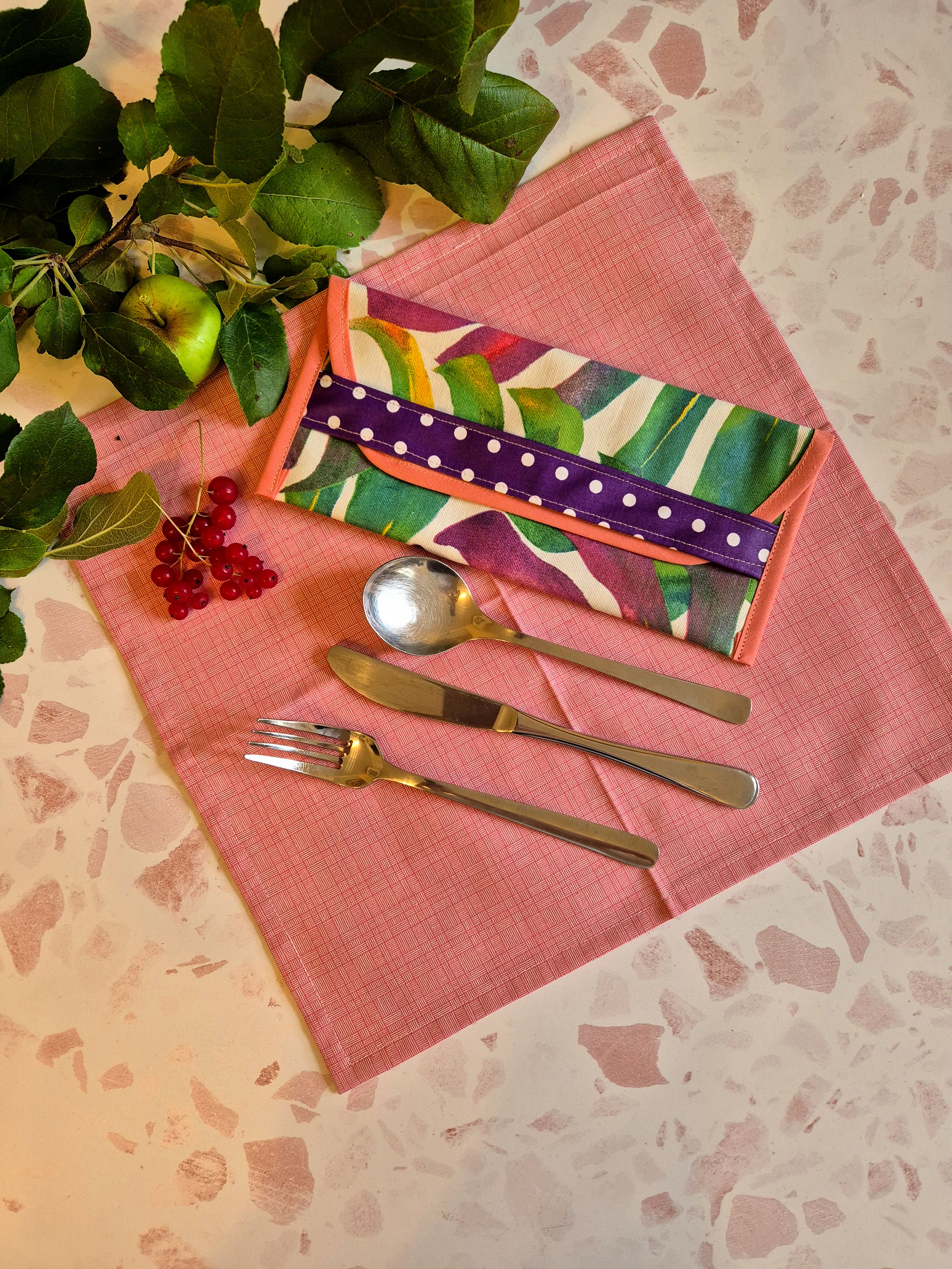 Set Bestecktasche aus Wachstuch + Serviette, ca 25cm L, 11 cm H