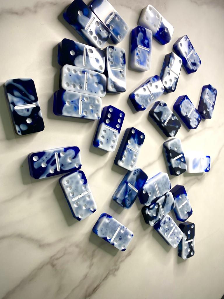 Thumbnail: Domino Set