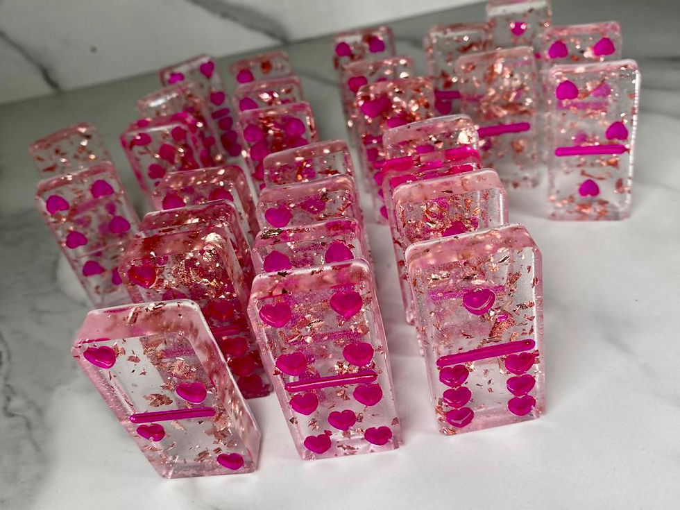 Thumbnail: Heart Shaped Domino Set