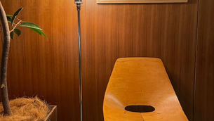 The interior depends on "lighting"