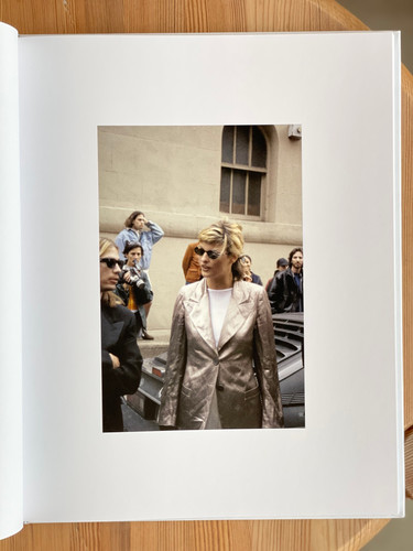 X-GIRL SHOW - Angela Hill | IN THE LIGHT