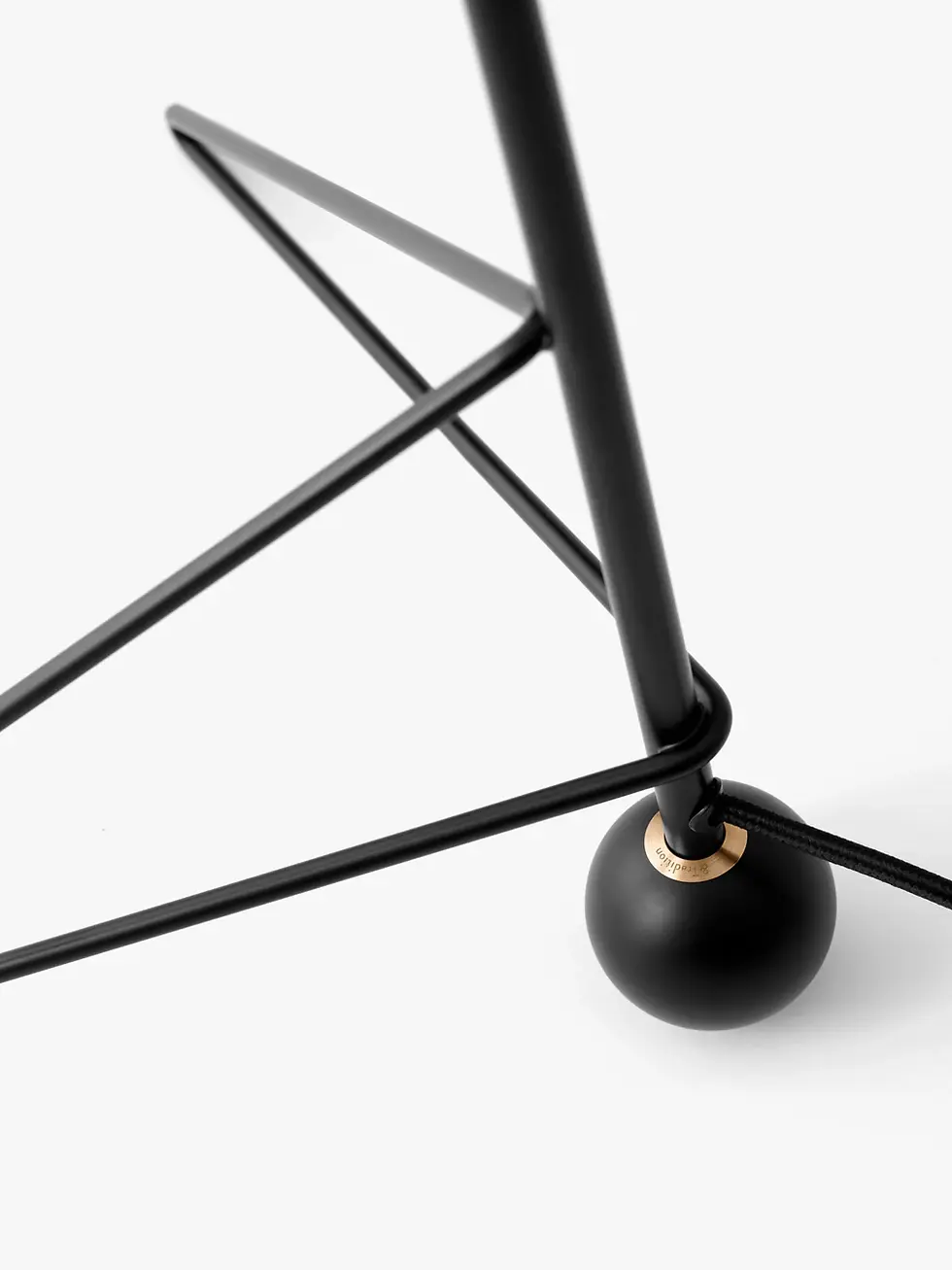 Thumbnail: Tripod Table lamp HM9 - &Tradition アンドトラディション