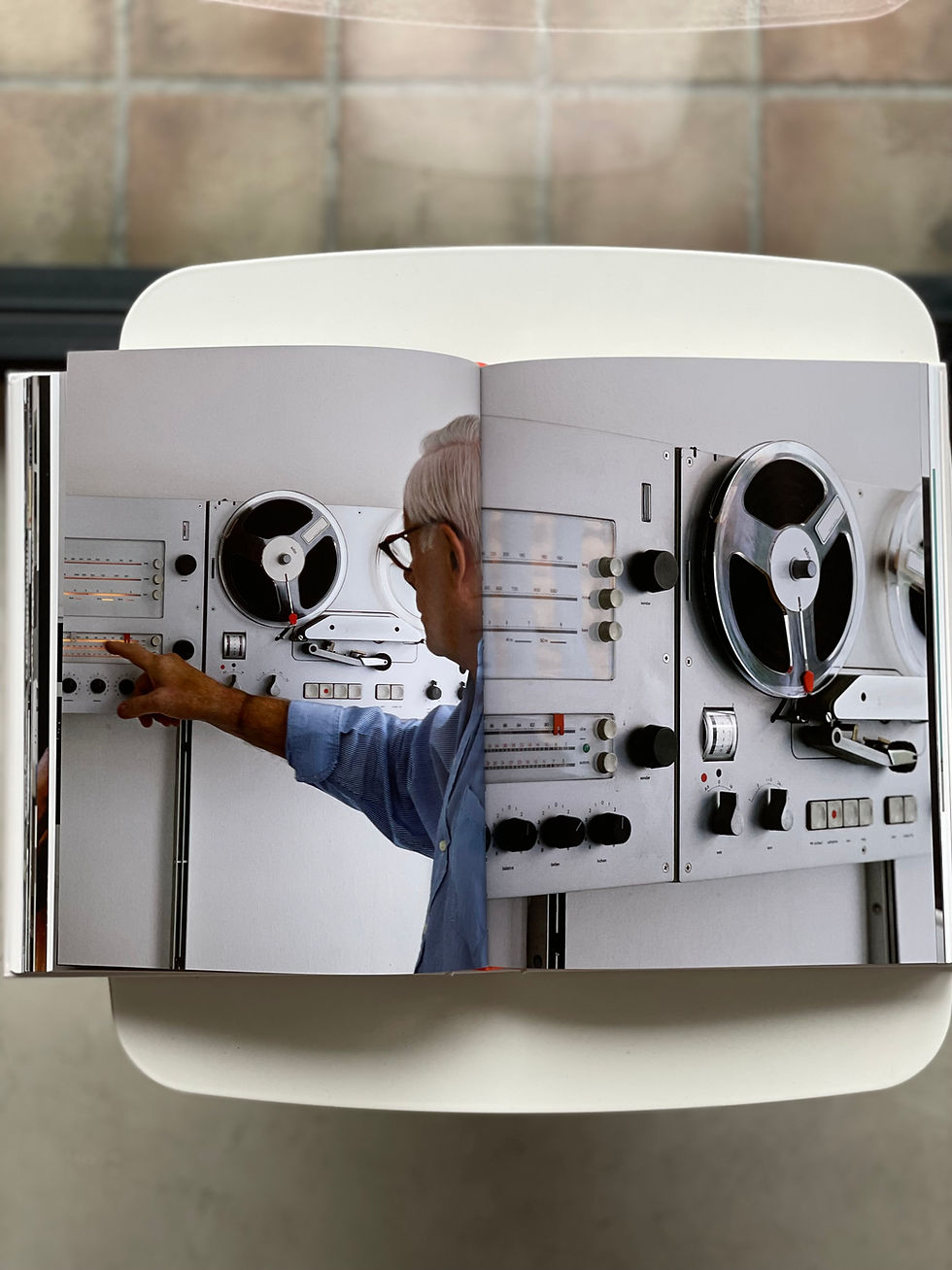 サムネイル： Dieter Rams / As Little Design as Possible