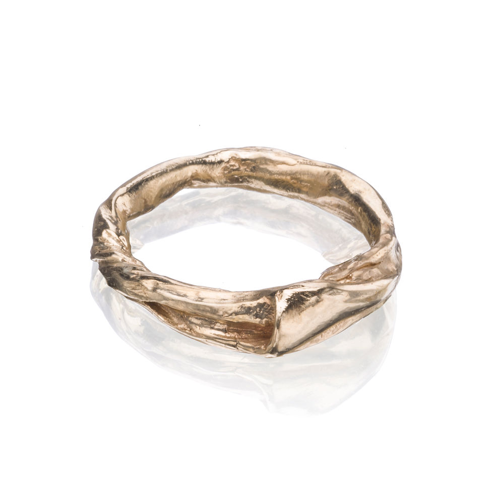 Thumbnail: Swirl Wedding Ring