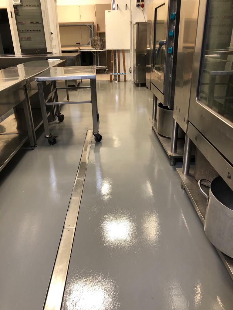 PAVILUX- RESINA PER CUCINE CERTIFICATA (2).jpg