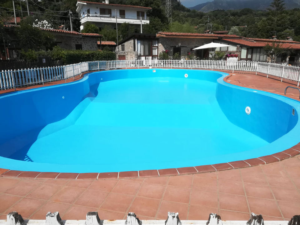 SINCLOR- SMALTO PER PISCINE AL CLOROCAUCCIU'.jpg