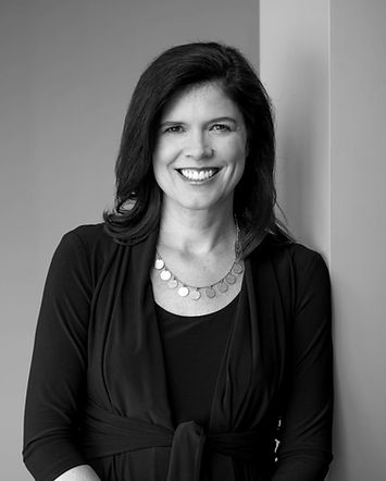 Leslie_Crutchfield_007_Author portrait_crop (1)_edited.jpg