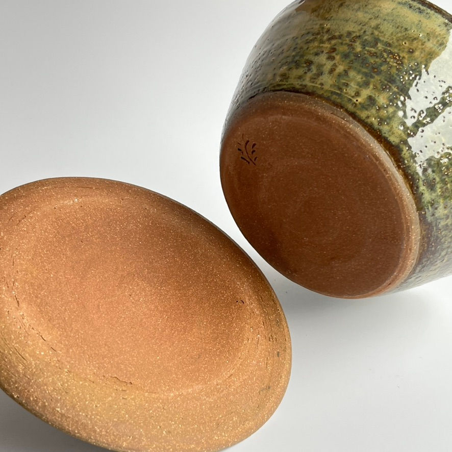 Thumbnail: Jar - Tapered, Variegated Cream 7.5"