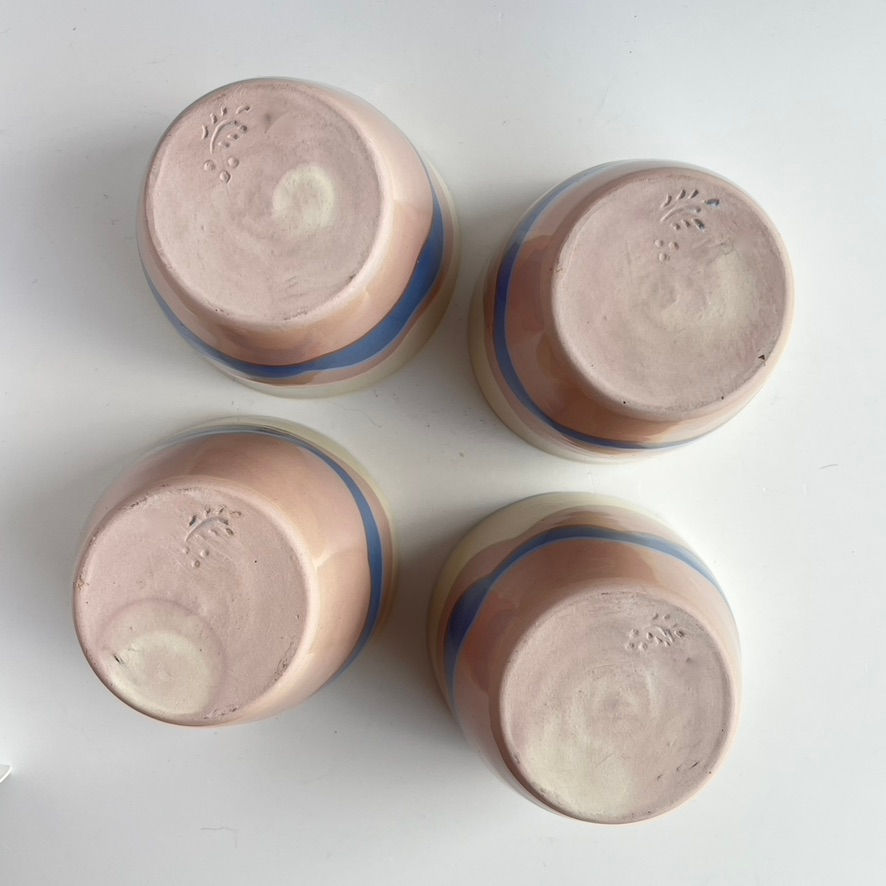 Thumbnail: Cup Set of 4 - Blue and pink waves