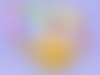 Illustrazione 3D: personaggio che emerge da smartphone con megafono, fumetti messaggio e icone like/cuore, concetto di comunicazione sui social.