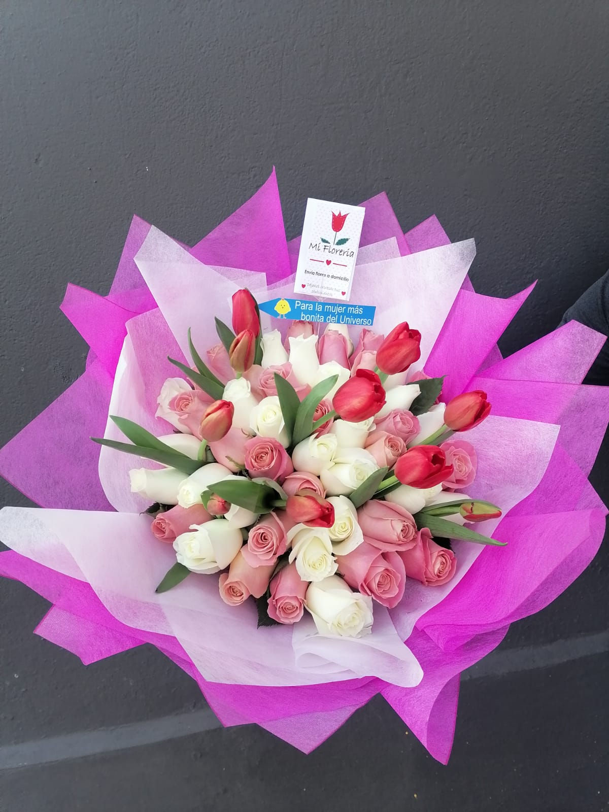 Ramo de Tulipanes y Rosas