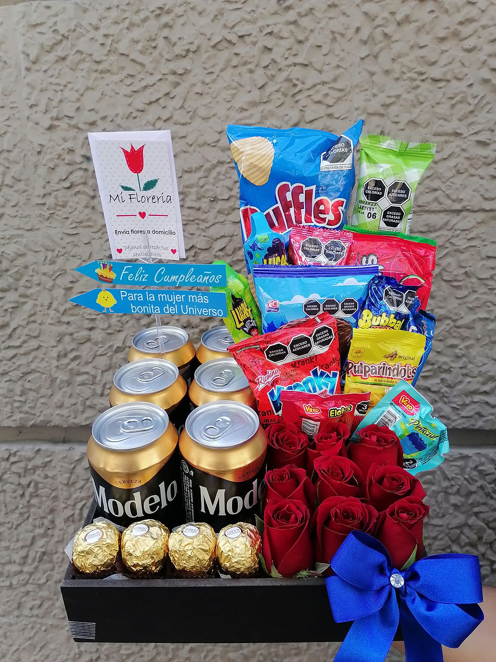 Miniatura: Caja de Rosas, Chocolates y Cervezas